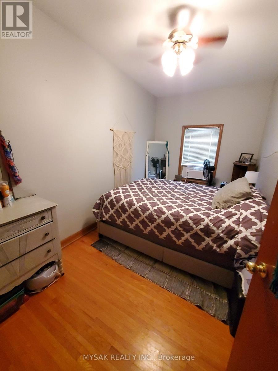 32-38 Welland Avenue, St. Catharines, Ontario  L2R 2M3 - Photo 10 - X13081260