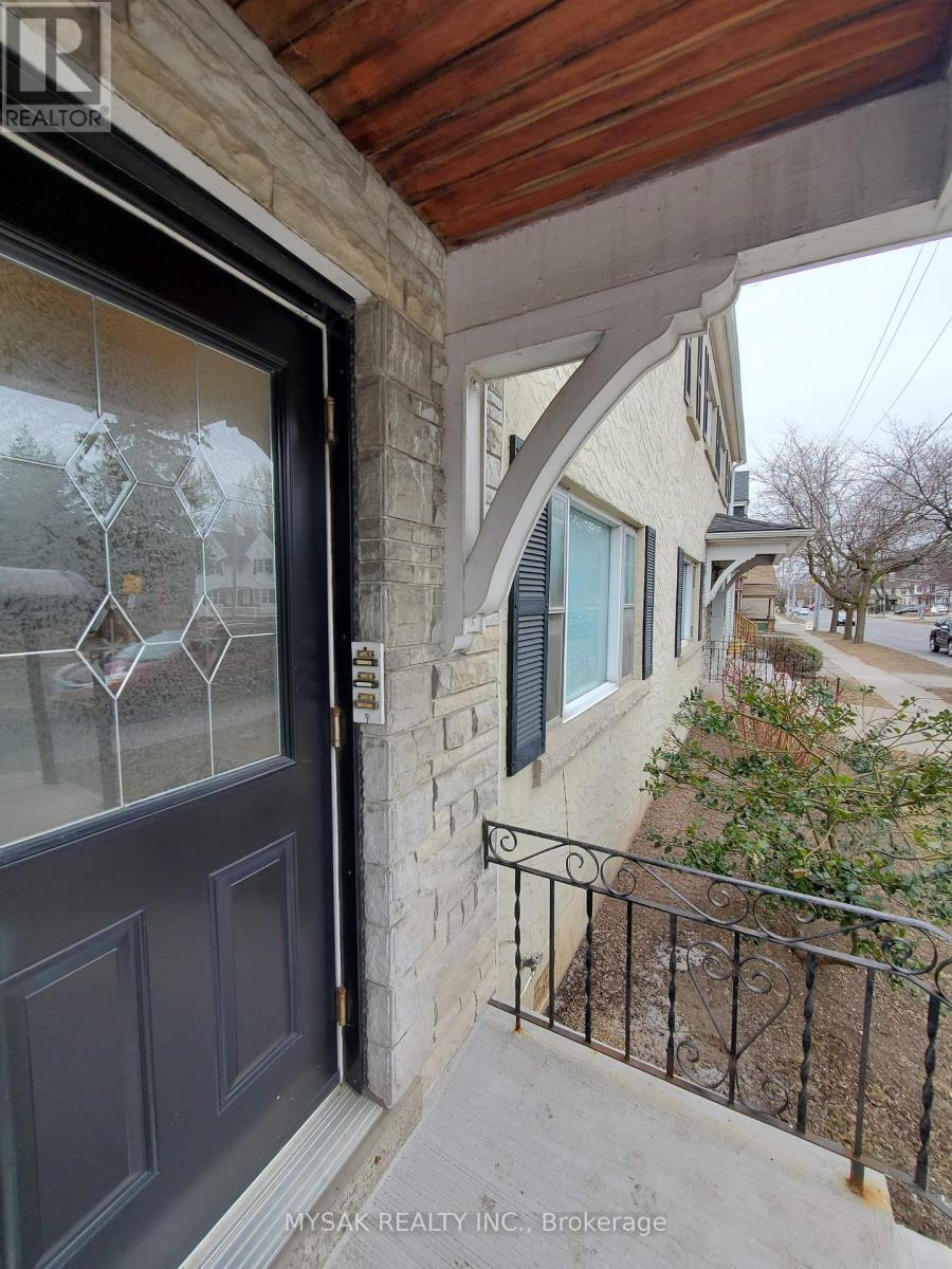 32-38 Welland Avenue, St. Catharines, Ontario  L2R 2M3 - Photo 3 - X13081260