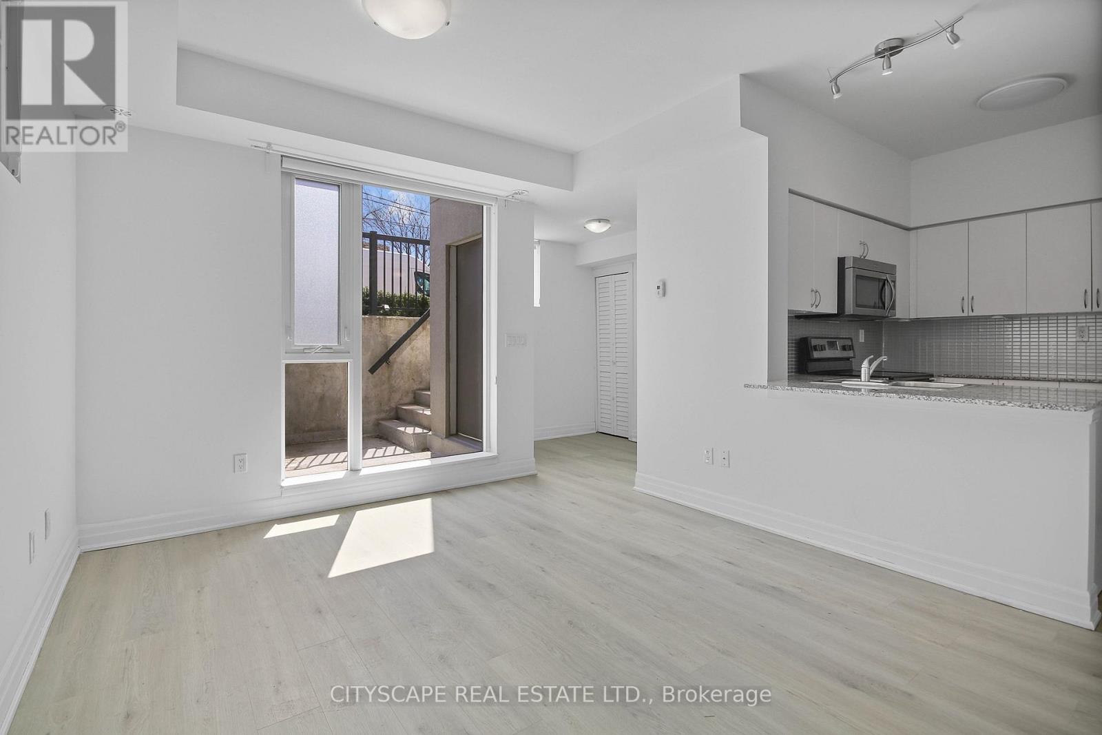 501 - 370 Wallace Avenue, Toronto, Ontario  M6P 3P5 - Photo 16 - W12972736