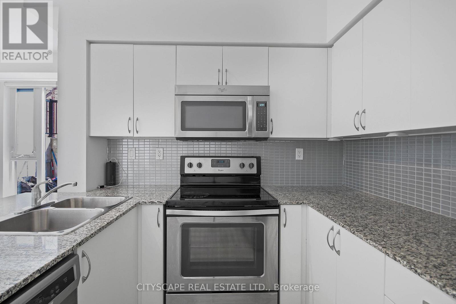501 - 370 Wallace Avenue, Toronto, Ontario  M6P 3P5 - Photo 23 - W12972736