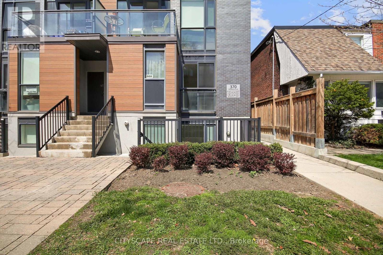 501 - 370 Wallace Avenue, Toronto, Ontario  M6P 3P5 - Photo 4 - W12972736