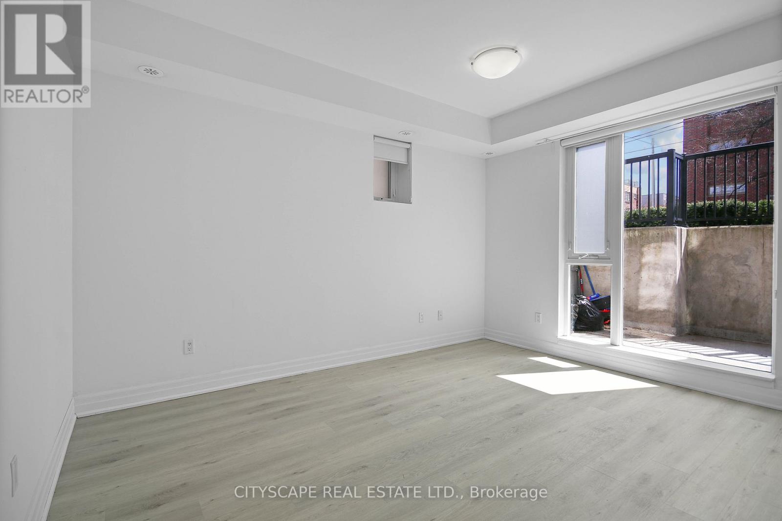 501 - 370 Wallace Avenue, Toronto, Ontario  M6P 3P5 - Photo 18 - W12972736