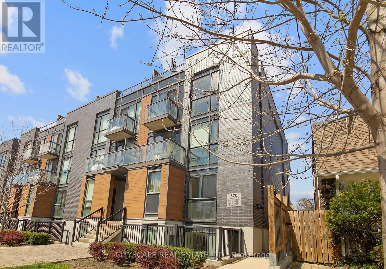 501 - 370 Wallace Avenue, Toronto, Ontario  M6P 3P5 - Photo 5 - W12972736