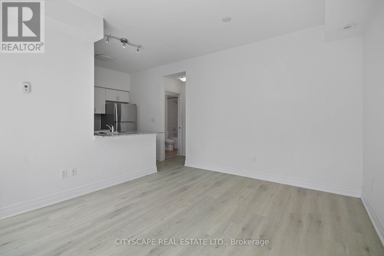 501 - 370 Wallace Avenue, Toronto, Ontario  M6P 3P5 - Photo 15 - W12972736