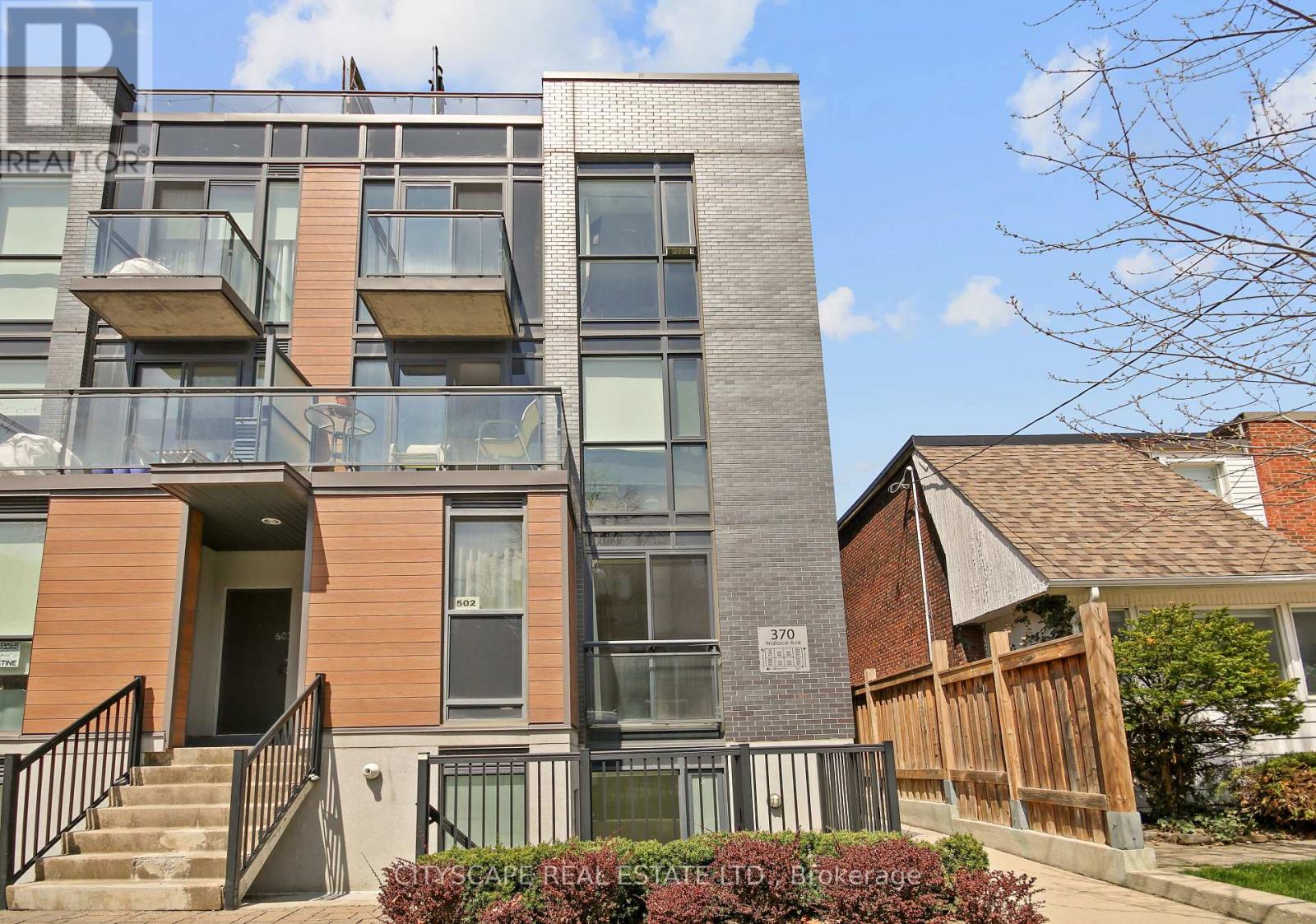 501 - 370 Wallace Avenue, Toronto, Ontario  M6P 3P5 - Photo 6 - W12972736