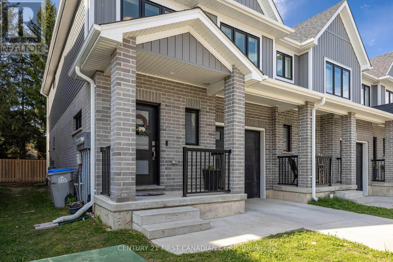 47 - 1 Miller Drive, Lucan Biddulph, Ontario  N0M 2J0 - Photo 2 - X13081296