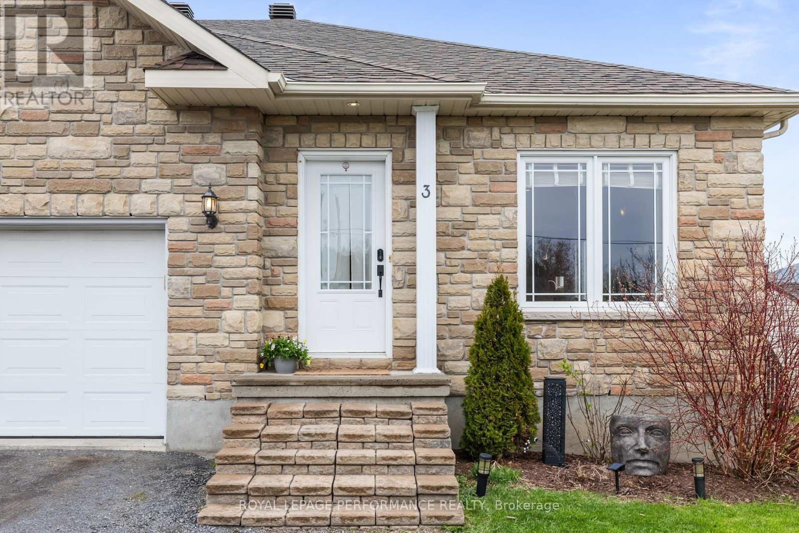 3 Machabee Street, The Nation, Ontario  K0A 3C0 - Photo 2 - X13081382