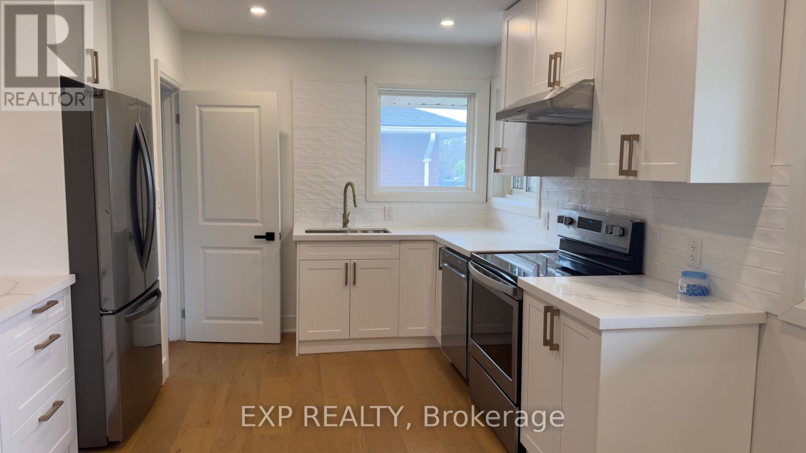 Main - 21 Clearview Heights, St. Catharines, Ontario  L2T 2W2 - Photo 4 - X13081372