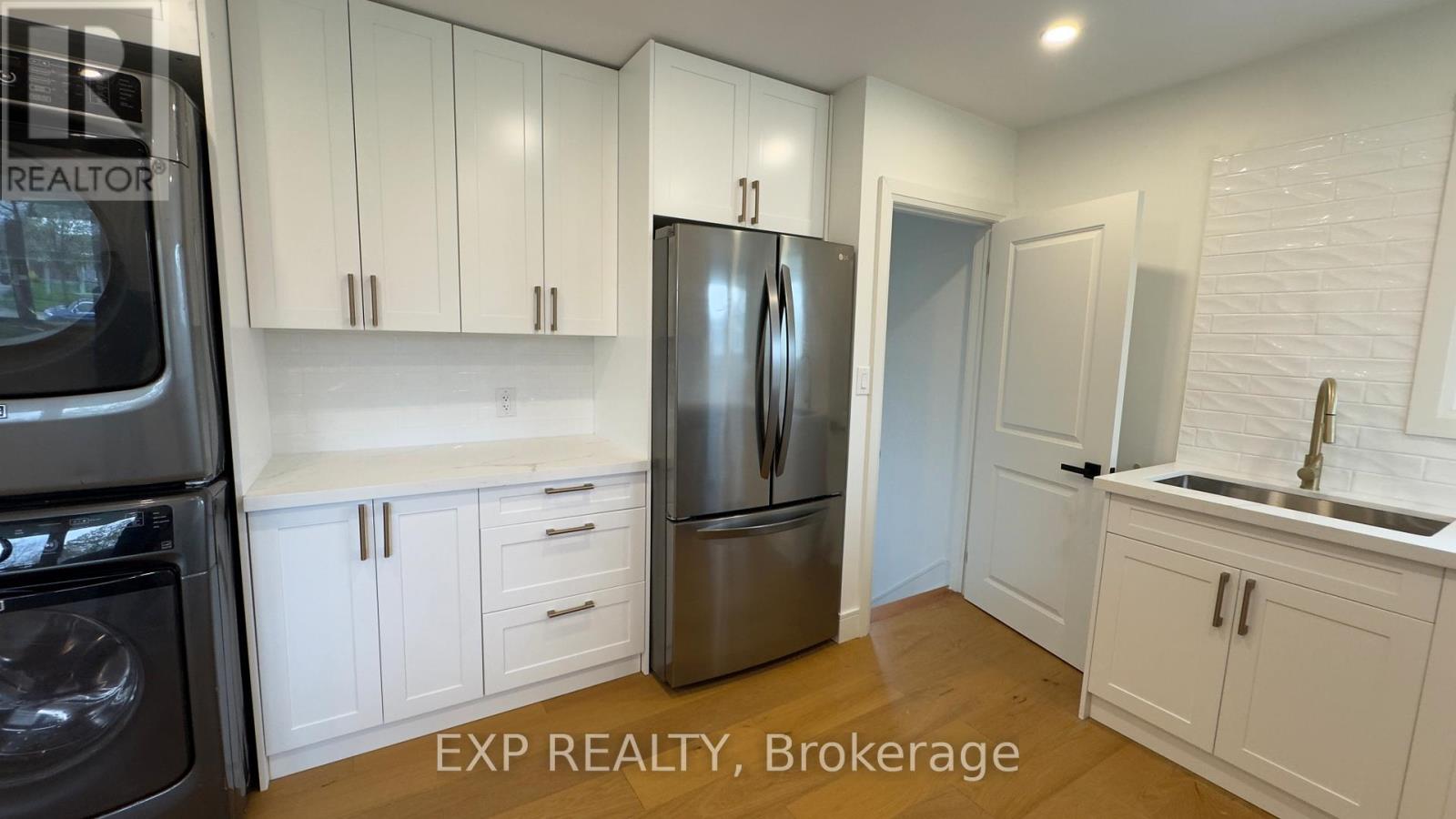 Main - 21 Clearview Heights, St. Catharines, Ontario  L2T 2W2 - Photo 5 - X13081372