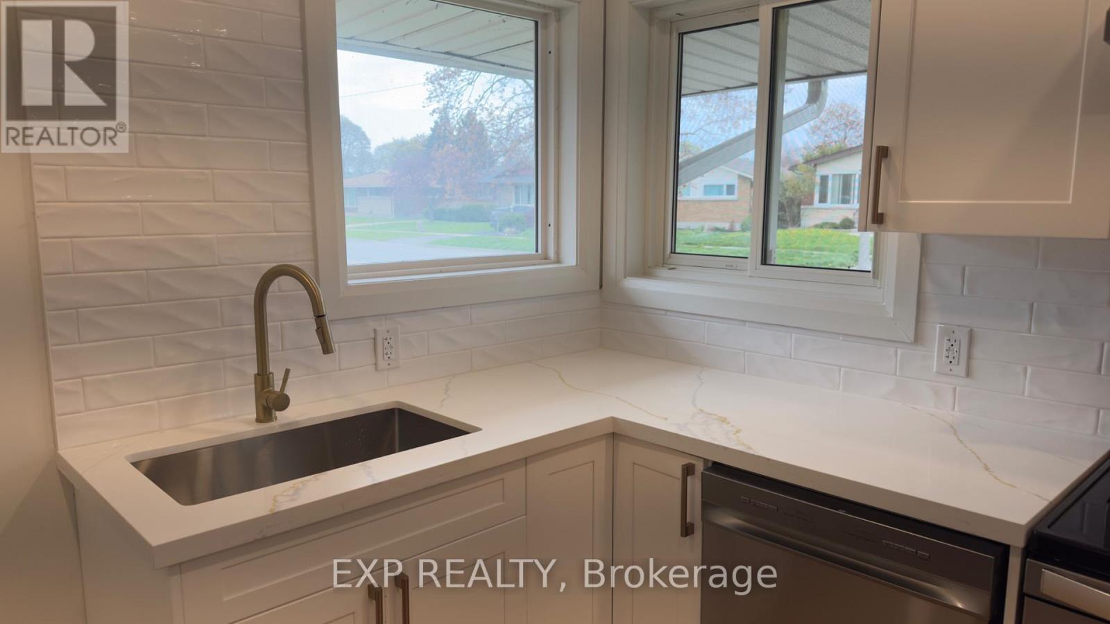Main - 21 Clearview Heights, St. Catharines, Ontario  L2T 2W2 - Photo 6 - X13081372