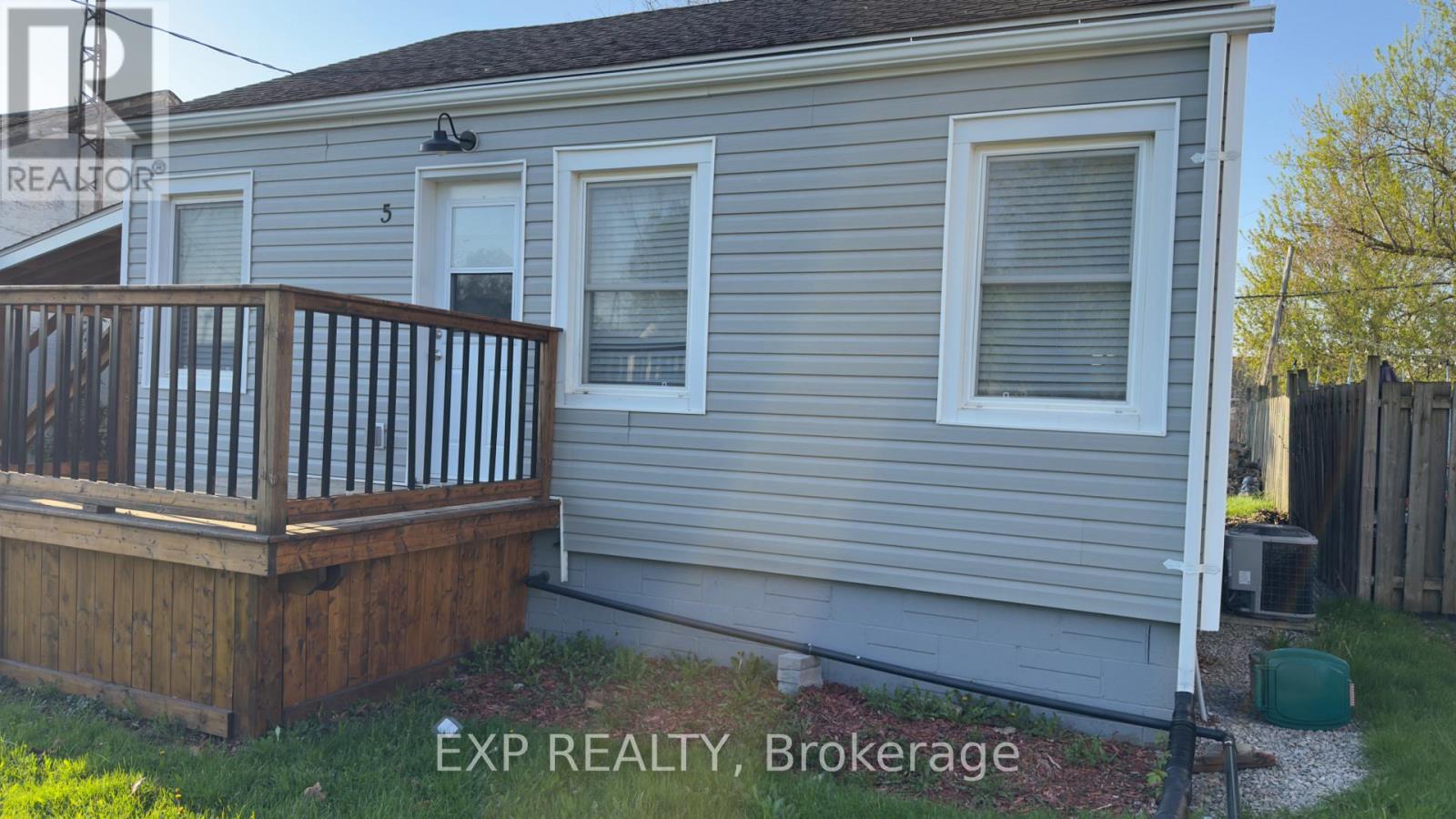 5 Plymouth Avenue, St. Catharines, Ontario  L2R 2X8 - Photo 27 - X13081398