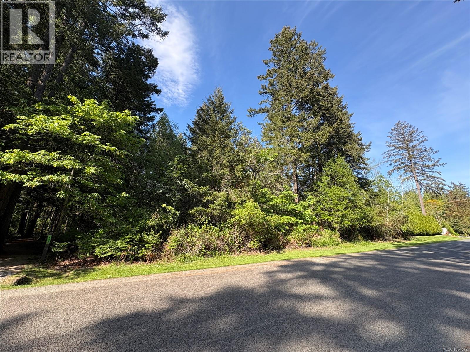 750 Dalkeith Ave, North Saanich, British Columbia  V8L 5G7 - Photo 2 - 1034572