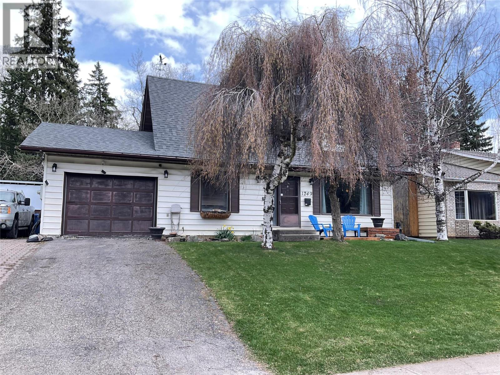 1249 Valley View Drive, Sparwood, British Columbia  V0B 2G2 - Photo 1 - 10385450