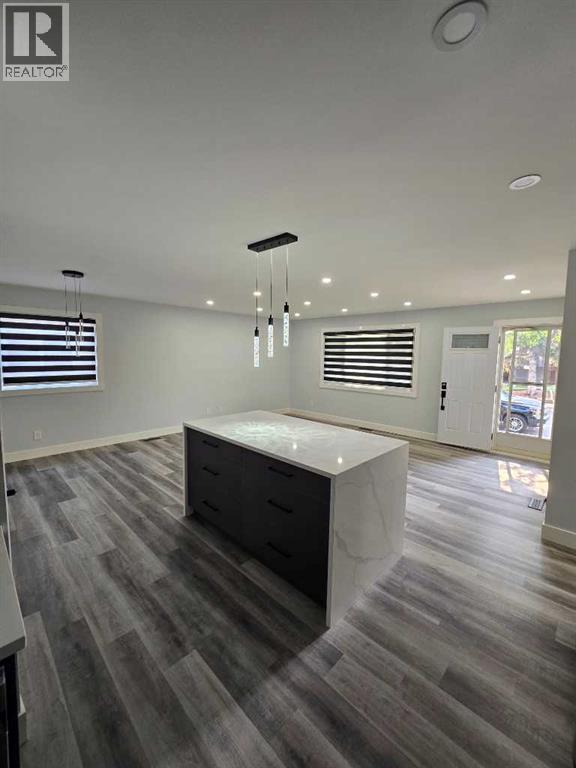 327 Rundleview Drive Ne, Calgary, Alberta  T1Y 1H9 - Photo 5 - A2293376