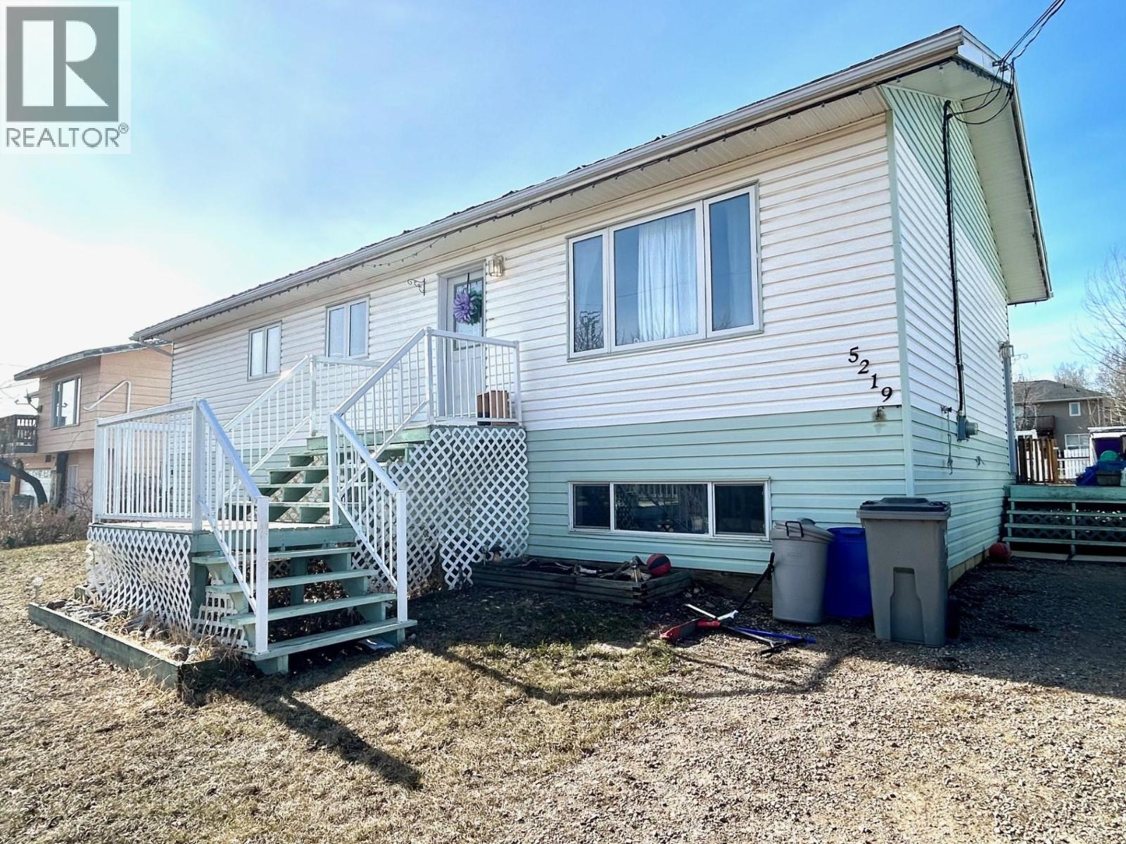 5219 49 Street, Fort Nelson, British Columbia  V0C 1R0 - Photo 1 - R3082329
