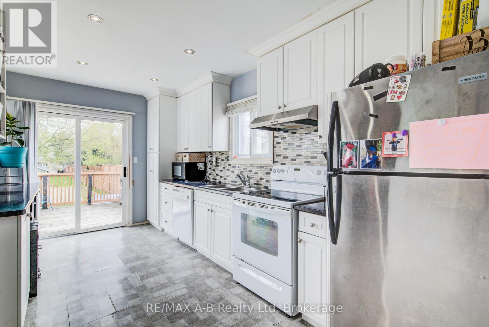 40 John Street, East Zorra-Tavistock, Ontario  N0B 2R0 - Photo 15 - X13075518