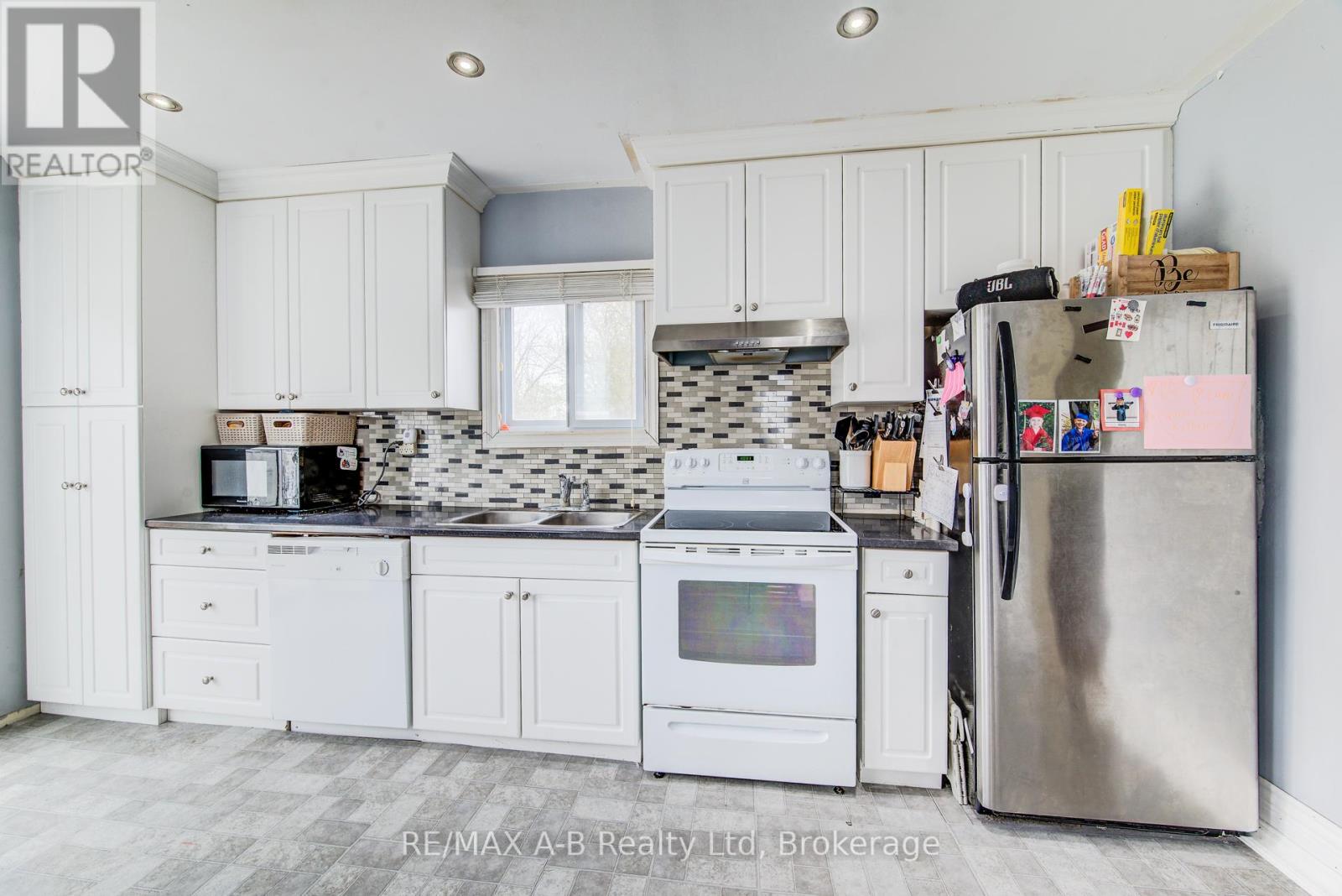 40 John Street, East Zorra-Tavistock, Ontario  N0B 2R0 - Photo 16 - X13075518