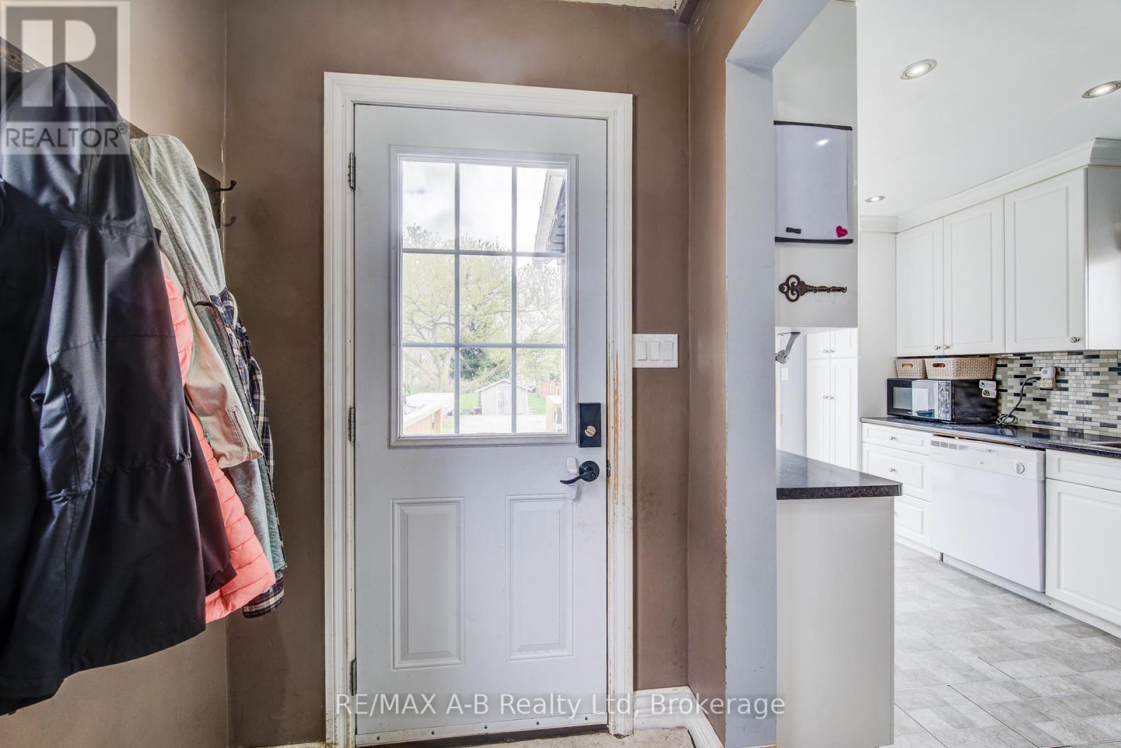 40 John Street, East Zorra-Tavistock, Ontario  N0B 2R0 - Photo 19 - X13075518