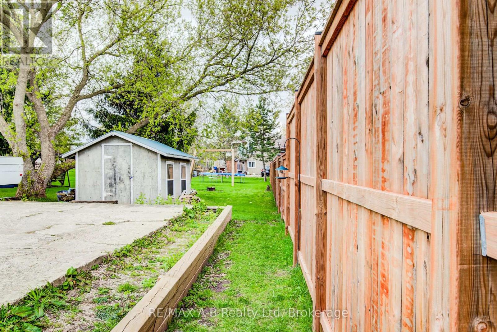 40 John Street, East Zorra-Tavistock, Ontario  N0B 2R0 - Photo 36 - X13075518