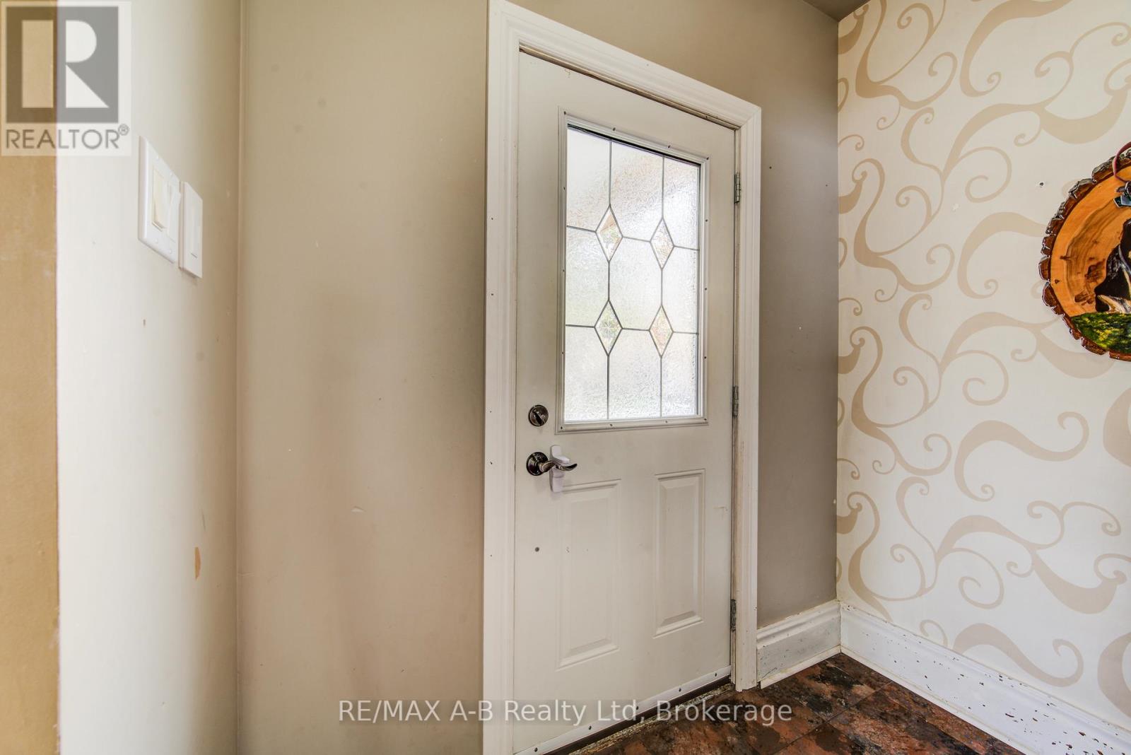 40 John Street, East Zorra-Tavistock, Ontario  N0B 2R0 - Photo 5 - X13075518