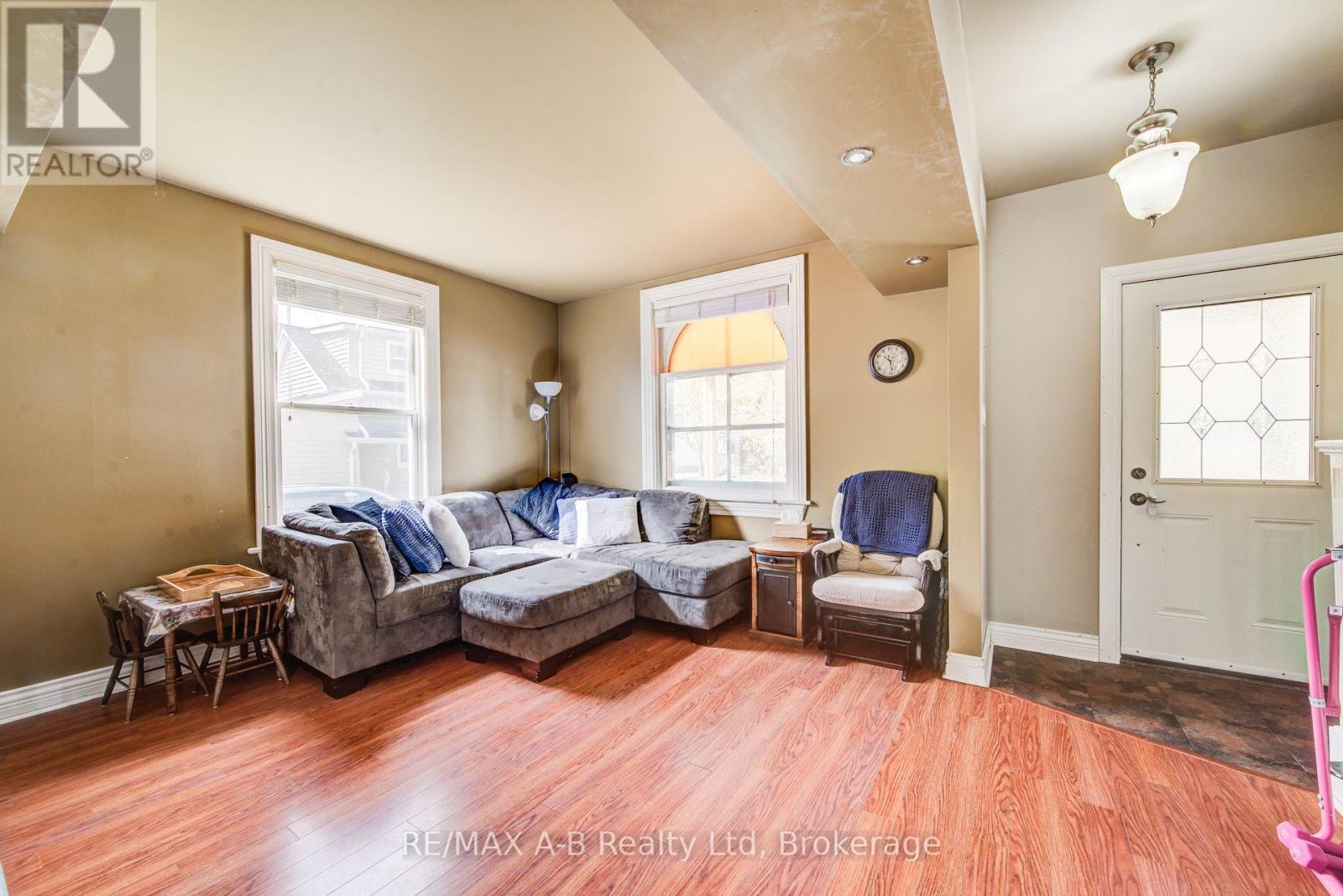 40 John Street, East Zorra-Tavistock, Ontario  N0B 2R0 - Photo 7 - X13075518