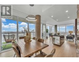3902 - 488 UNIVERSITY AVENUE, Toronto, Ontario