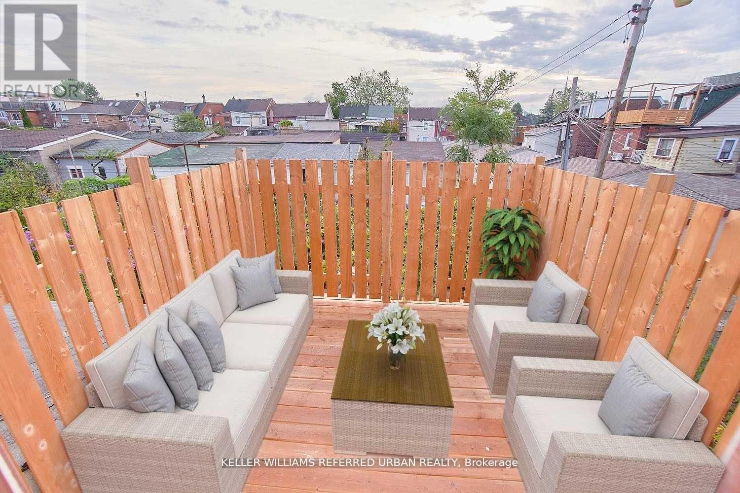 Upper - 559 Dufferin Street, Toronto, Ontario  M6K 2B1 - Photo 2 - C13081368