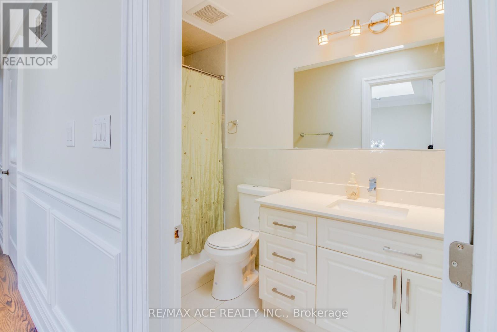21 Haddon Avenue, Toronto, Ontario  M1N 2K7 - Photo 18 - E13081396