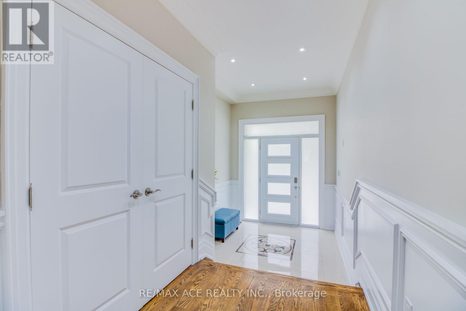 21 Haddon Avenue, Toronto, Ontario  M1N 2K7 - Photo 2 - E13081396