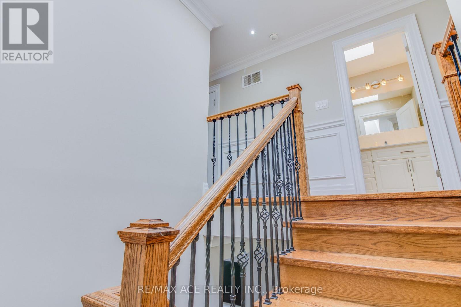 21 Haddon Avenue, Toronto, Ontario  M1N 2K7 - Photo 13 - E13081396
