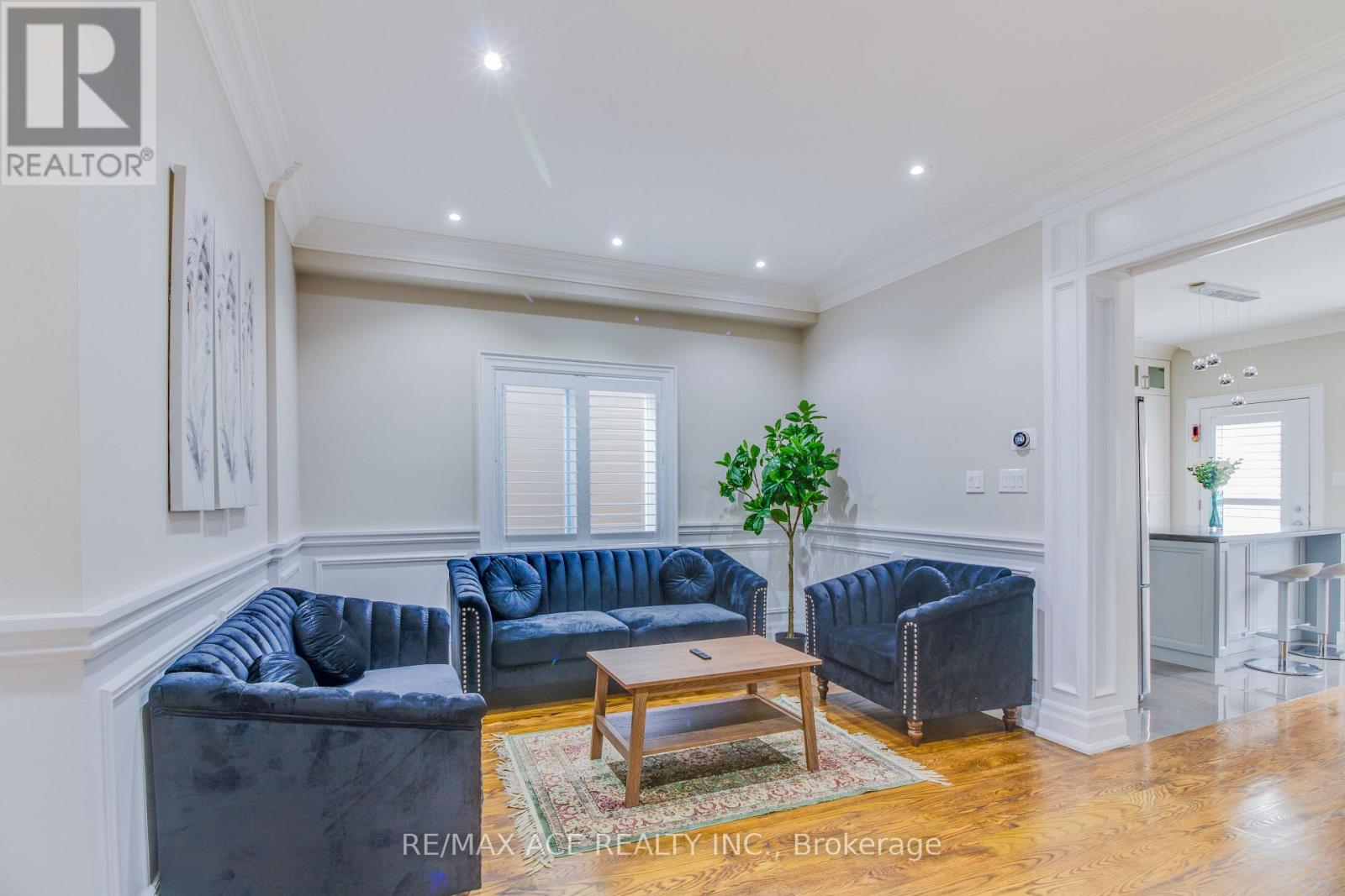 21 Haddon Avenue, Toronto, Ontario  M1N 2K7 - Photo 6 - E13081396