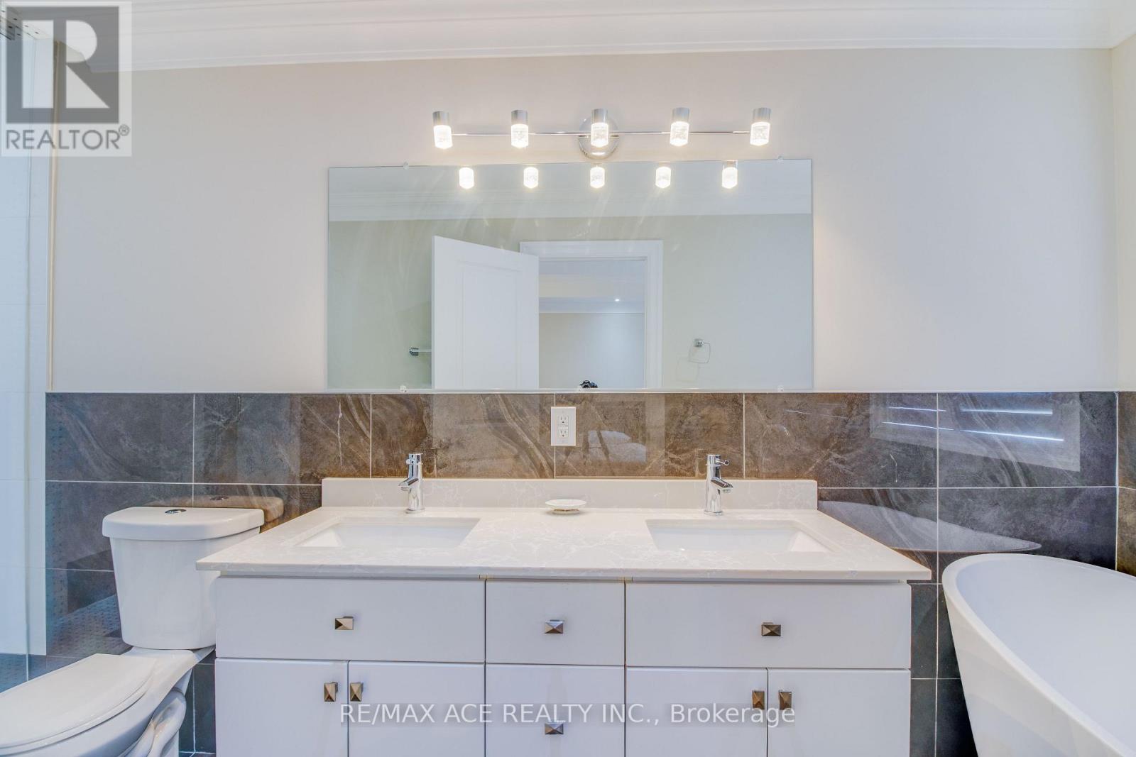21 Haddon Avenue, Toronto, Ontario  M1N 2K7 - Photo 22 - E13081396