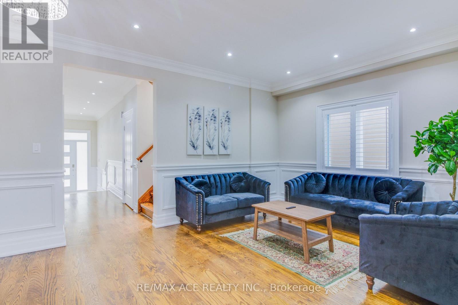 21 Haddon Avenue, Toronto, Ontario  M1N 2K7 - Photo 5 - E13081396