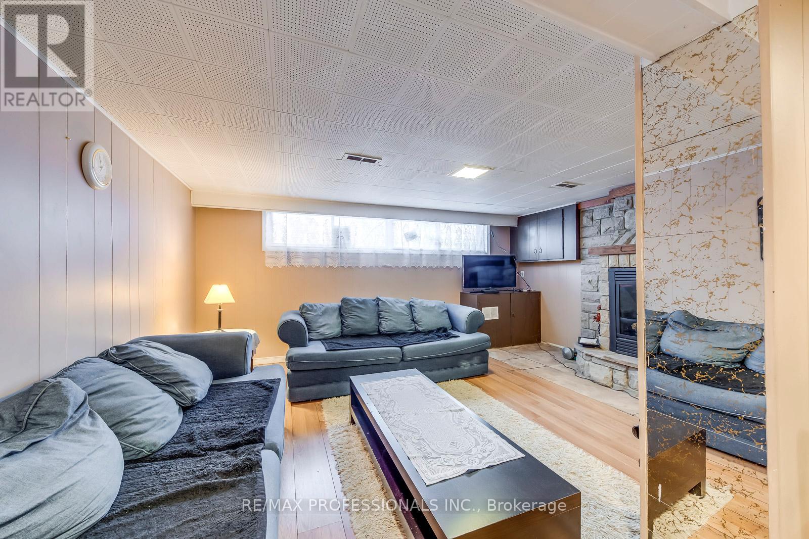 7 Belgate Place, Toronto, Ontario  M9C 3Y5 - Photo 26 - W12876608