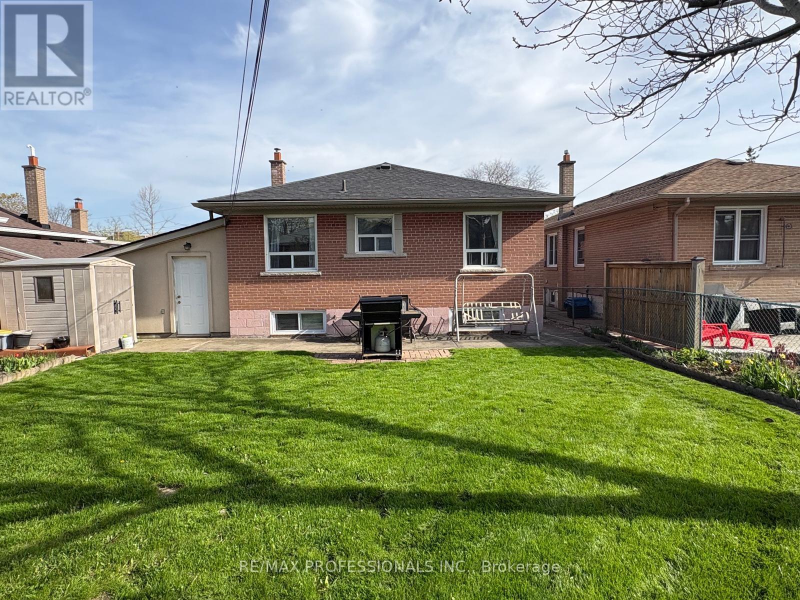 7 Belgate Place, Toronto, Ontario  M9C 3Y5 - Photo 34 - W12876608
