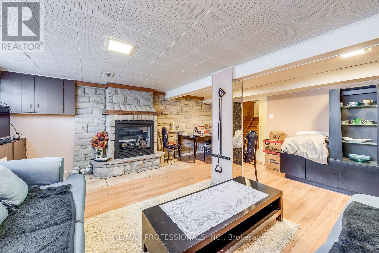 7 Belgate Place, Toronto, Ontario  M9C 3Y5 - Photo 28 - W12876608