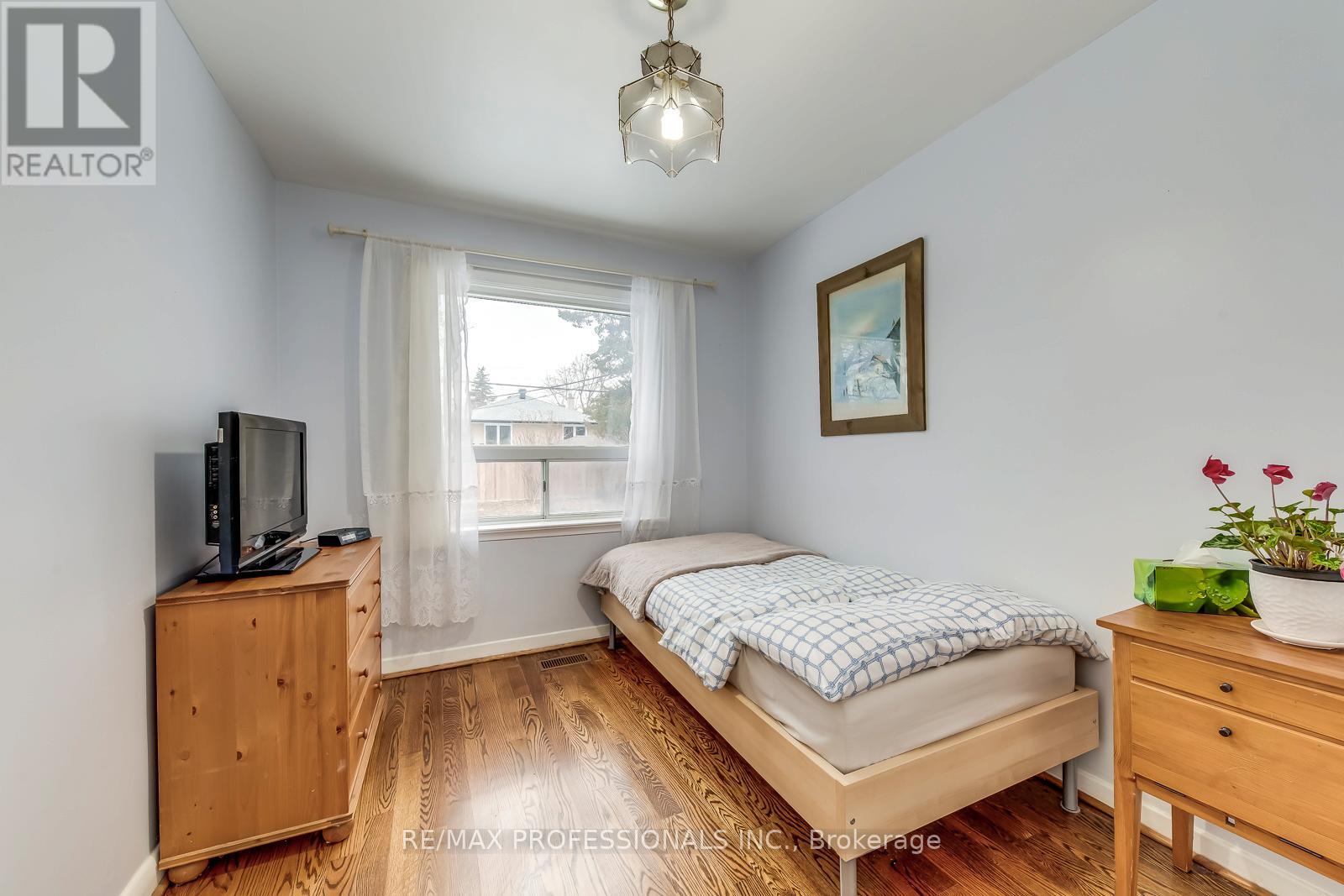 7 Belgate Place, Toronto, Ontario  M9C 3Y5 - Photo 22 - W12876608