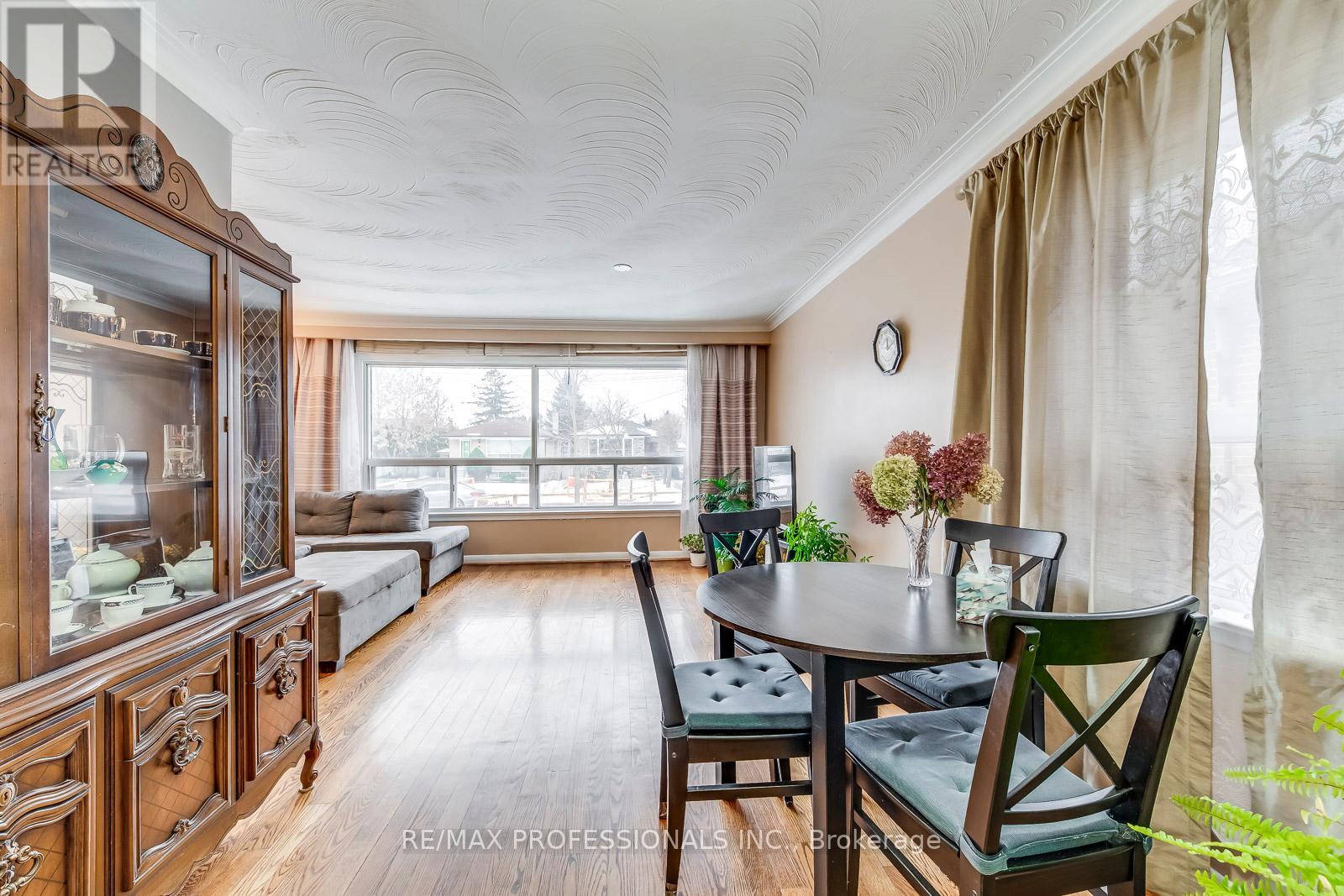 7 Belgate Place, Toronto, Ontario  M9C 3Y5 - Photo 12 - W12876608