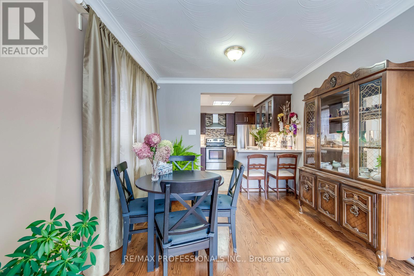 7 Belgate Place, Toronto, Ontario  M9C 3Y5 - Photo 13 - W12876608