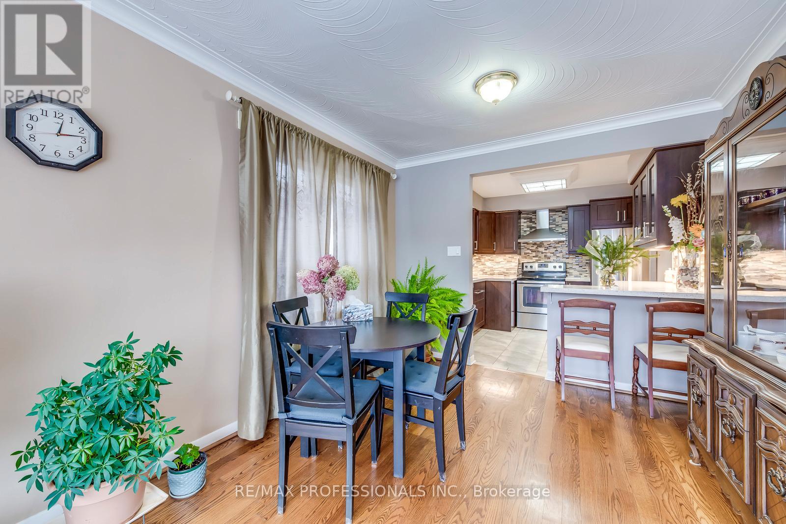 7 Belgate Place, Toronto, Ontario  M9C 3Y5 - Photo 14 - W12876608