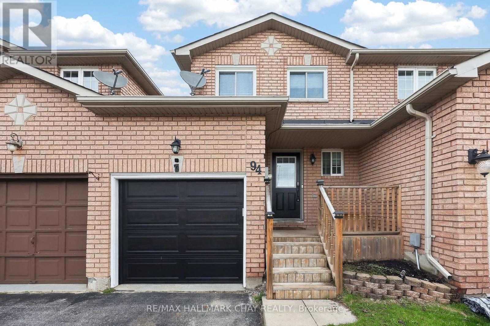 94 LEE CRESCENT, Barrie, Ontario
