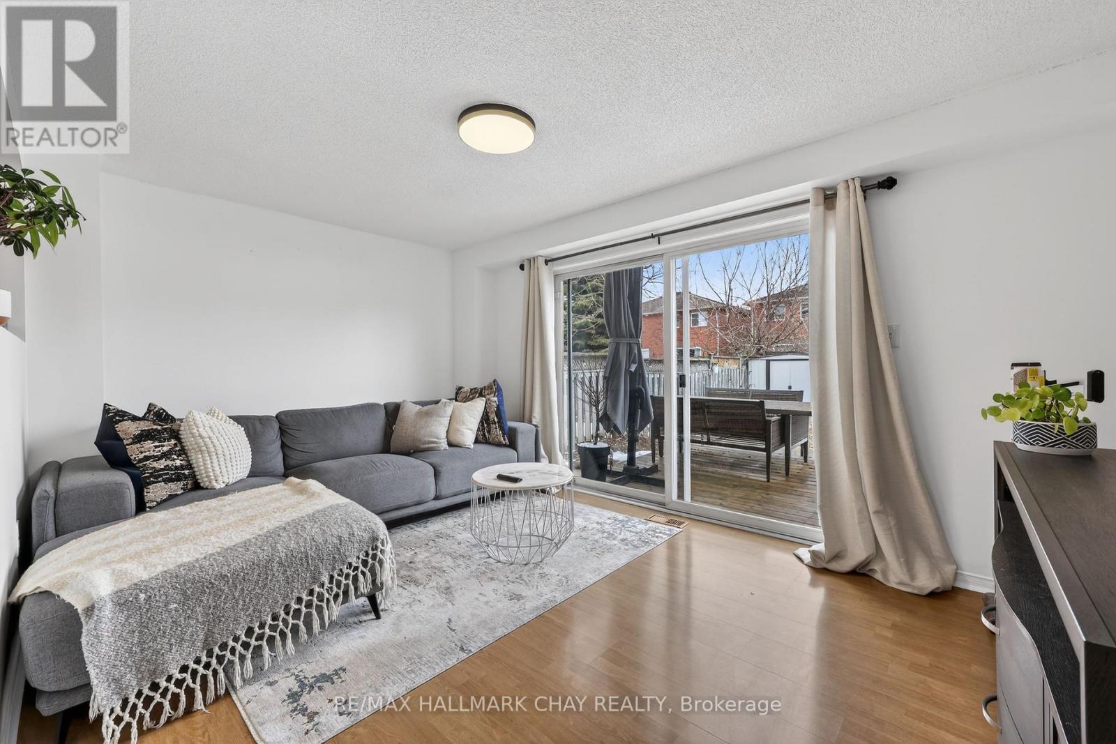 94 Lee Crescent, Barrie, Ontario  L4N 9Z1 - Photo 8 - S13068042
