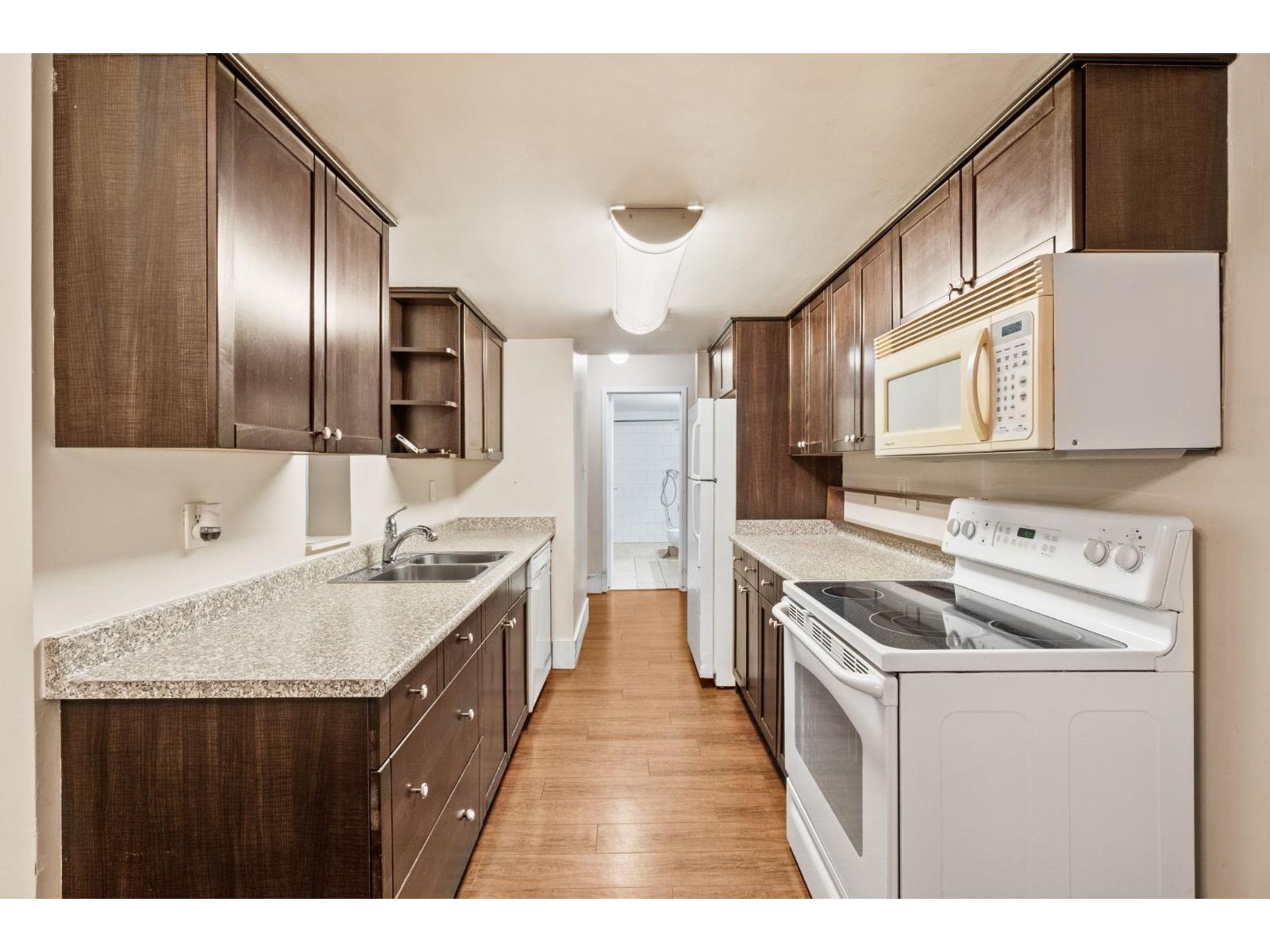 209 9644 134 Street, Surrey, British Columbia  V3T 5M3 - Photo 2 - R3107116