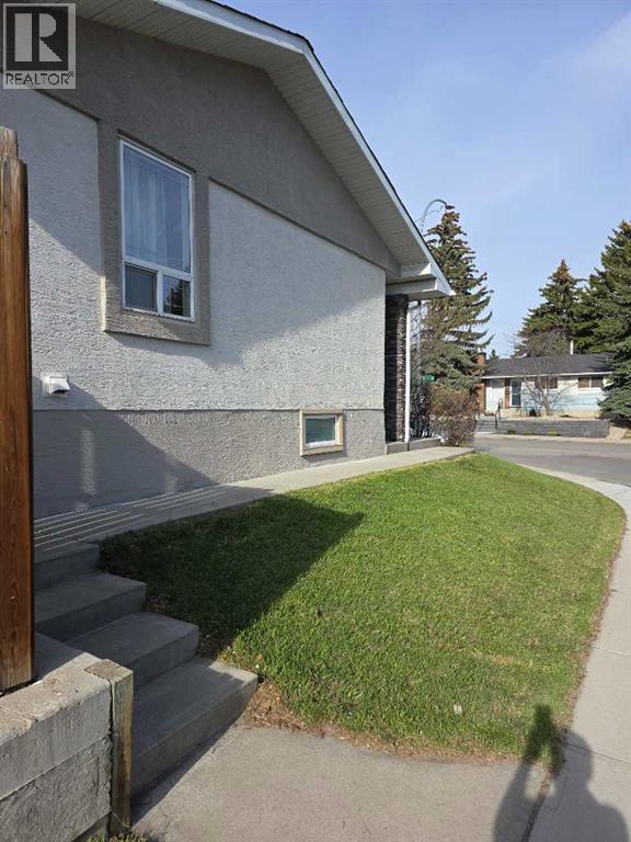 3503 48 Street NE, Calgary, Alberta  T1Y 1S3 - Photo 5 - A2293411