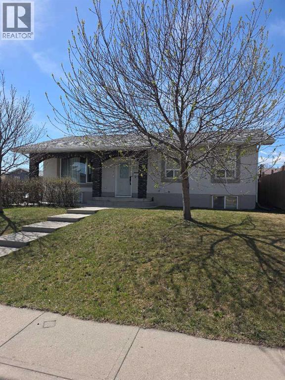 3503 48 Street NE, Calgary, Alberta  T1Y 1S3 - Photo 2 - A2293411