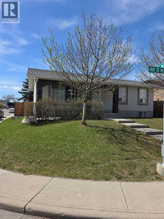 3503 48 Street NE, Calgary, Alberta  T1Y 1S3 - Photo 3 - A2293411