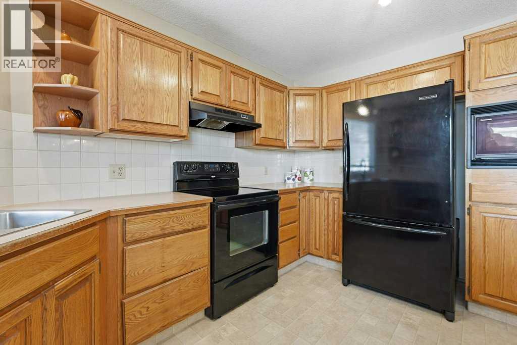 9 Douglasbank Gardens SE, Calgary, Alberta  T2Z 2C9 - Photo 10 - A2297877