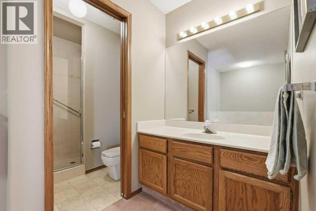 9 Douglasbank Gardens SE, Calgary, Alberta  T2Z 2C9 - Photo 16 - A2297877