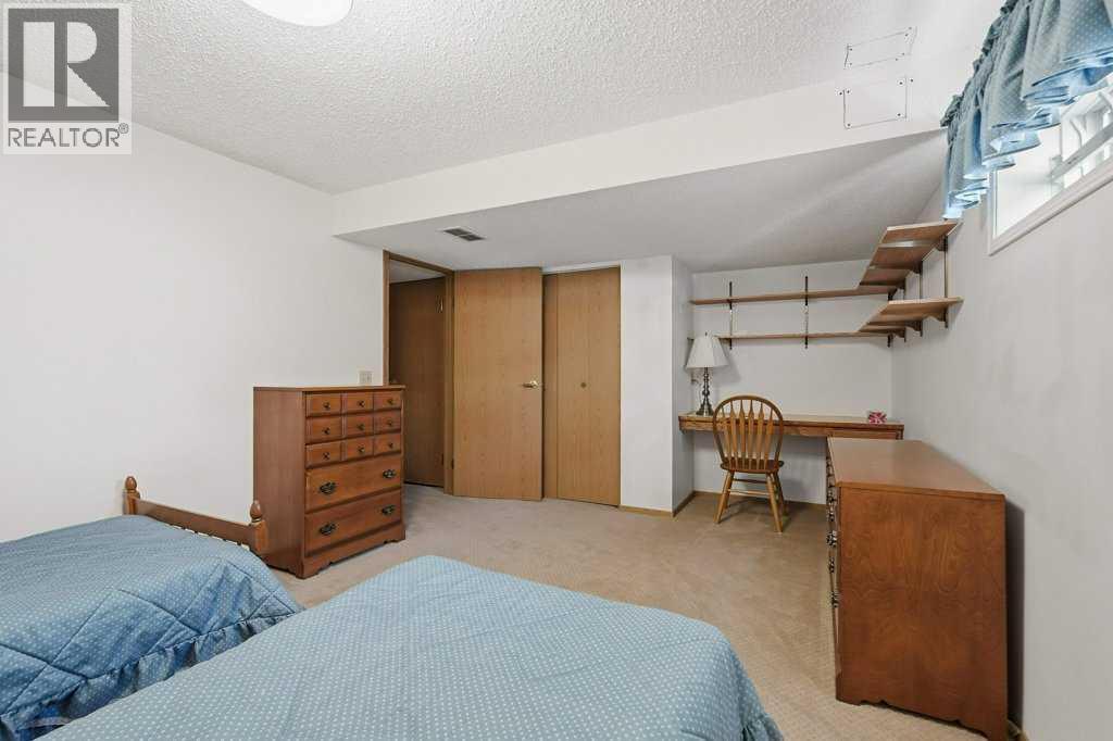 9 Douglasbank Gardens SE, Calgary, Alberta  T2Z 2C9 - Photo 28 - A2297877
