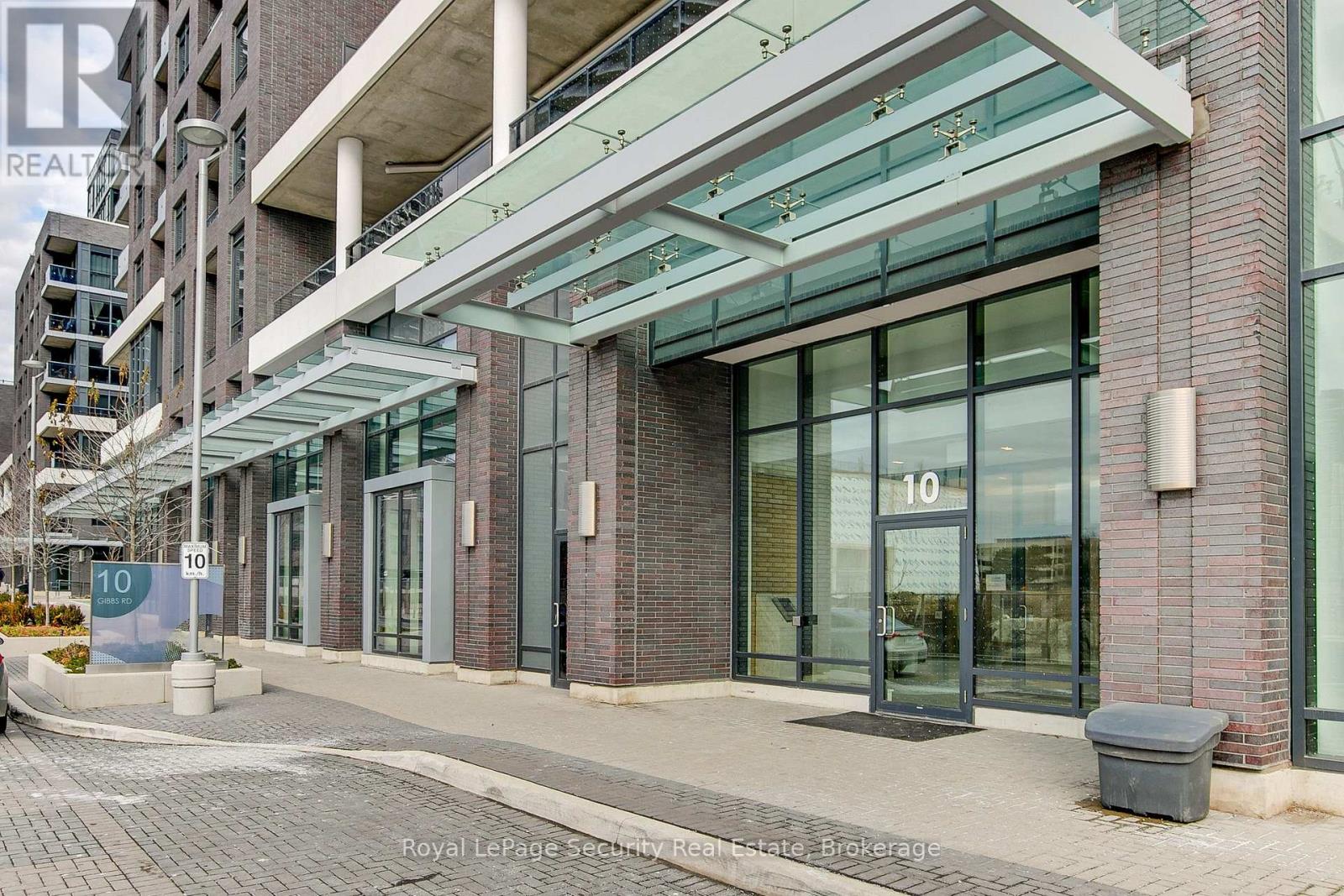 1006 - 10 Gibbs Road, Toronto, Ontario  M9B 0E2 - Photo 3 - W13081292